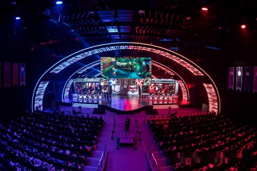 门一脚上的 门一脚上的